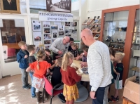 Bezoek kinderen basisschool De Bron