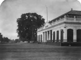 de sociëteit De Harmonie in Batavia