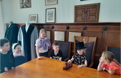 Bezoek kinderen basisschool De Bron