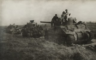 Q 28 tanks en blije bewoners
